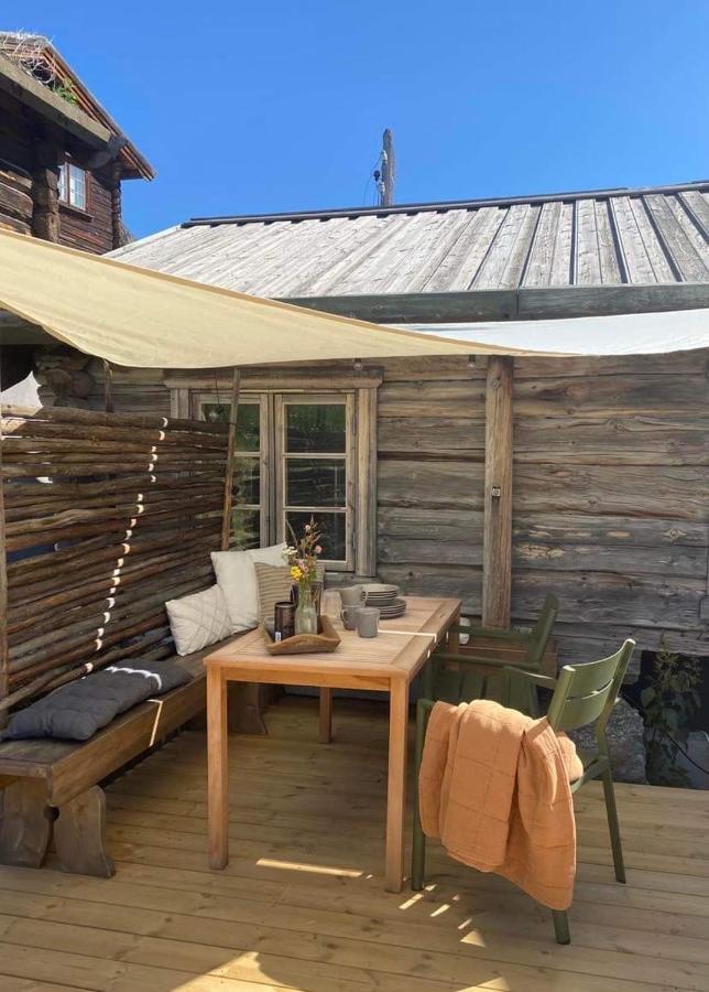 Sauefjoset - Idyllisk Gardstun Fra 1800-Tallet Skjåk المظهر الخارجي الصورة